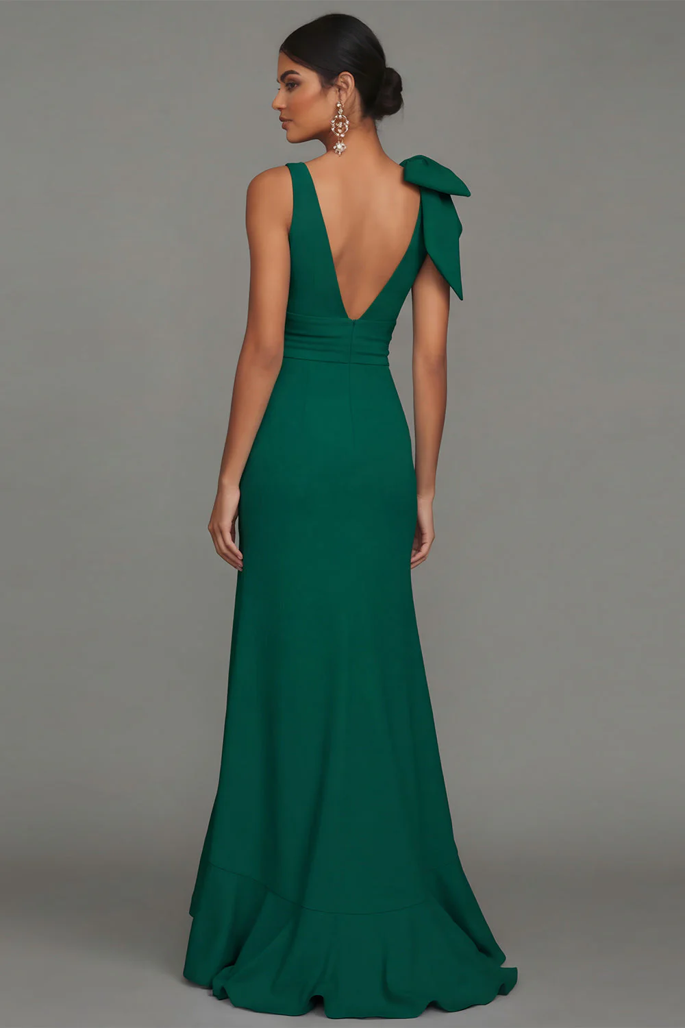 Robe formelle longue à écrous en V à volants vert foncé et fendue - Image 2