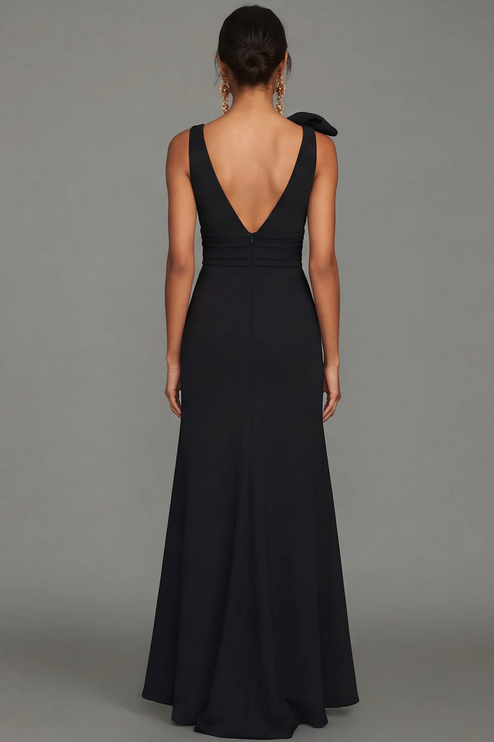 Robe formelle longue à fourreau noir à col en V avec nœud - Image 2