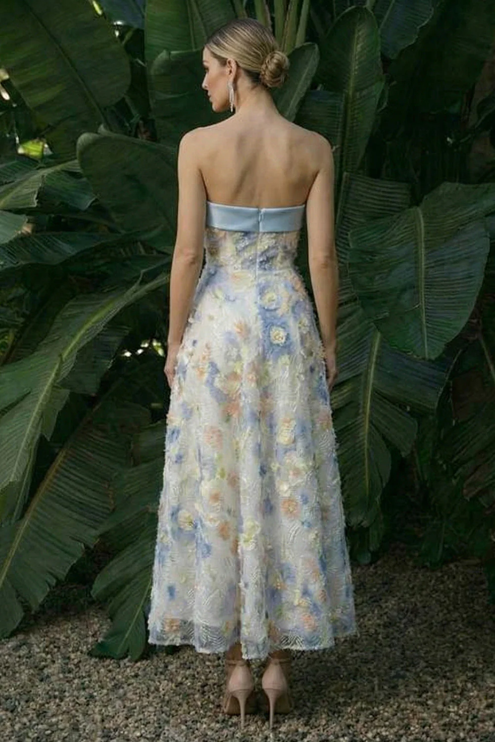 Robe formelle longue fleurie A en ligne bleu clair avec nœuds - Image 4