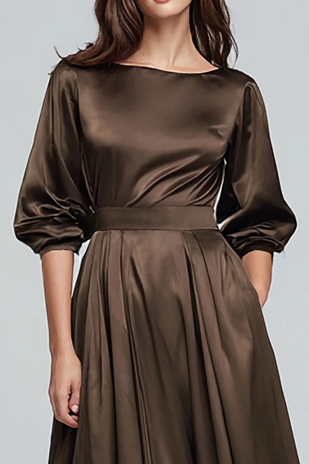 Robe formelle midi en satin à col bateau de café - Image 2