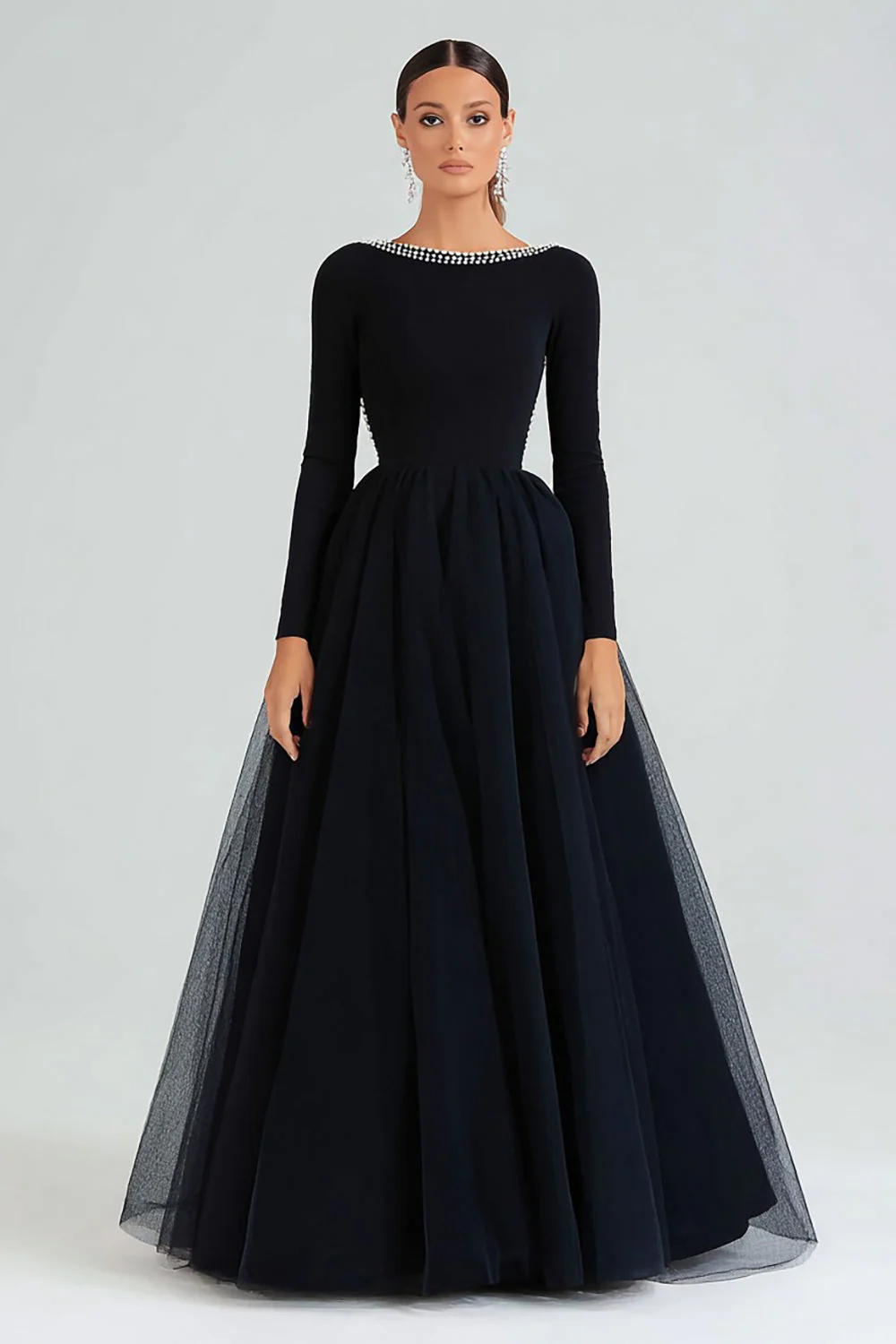 Robe formelle noire à manches longues, à col rond perlé et perles
