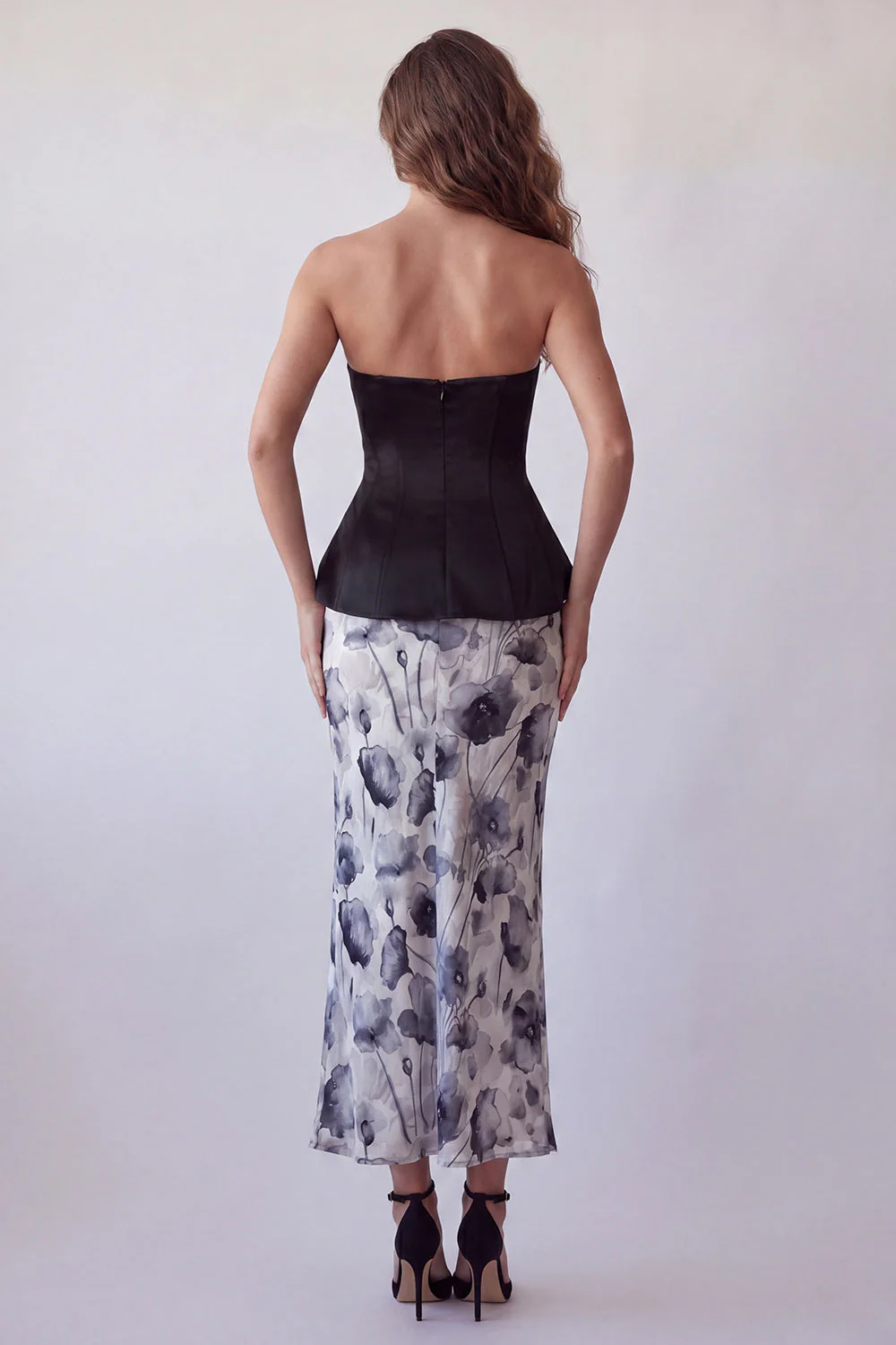 Robe formelle noire body-short bodycon en chiffon fleuri midi - Image 2