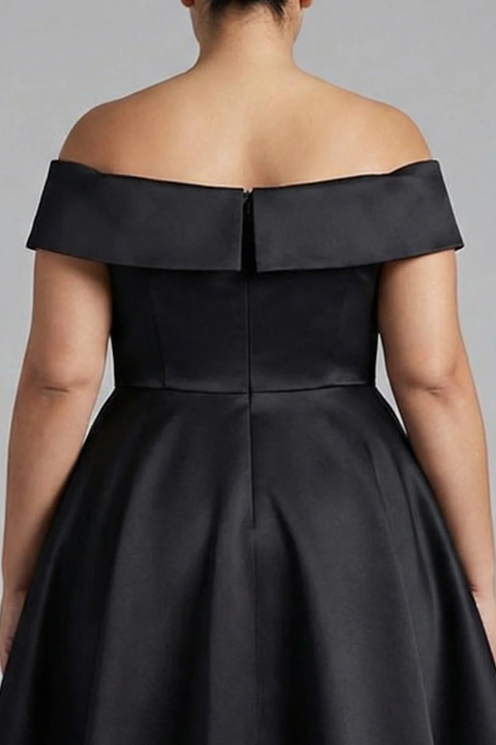 Robe formelle noire en satin grande taille A Short Shoulder - Image 4