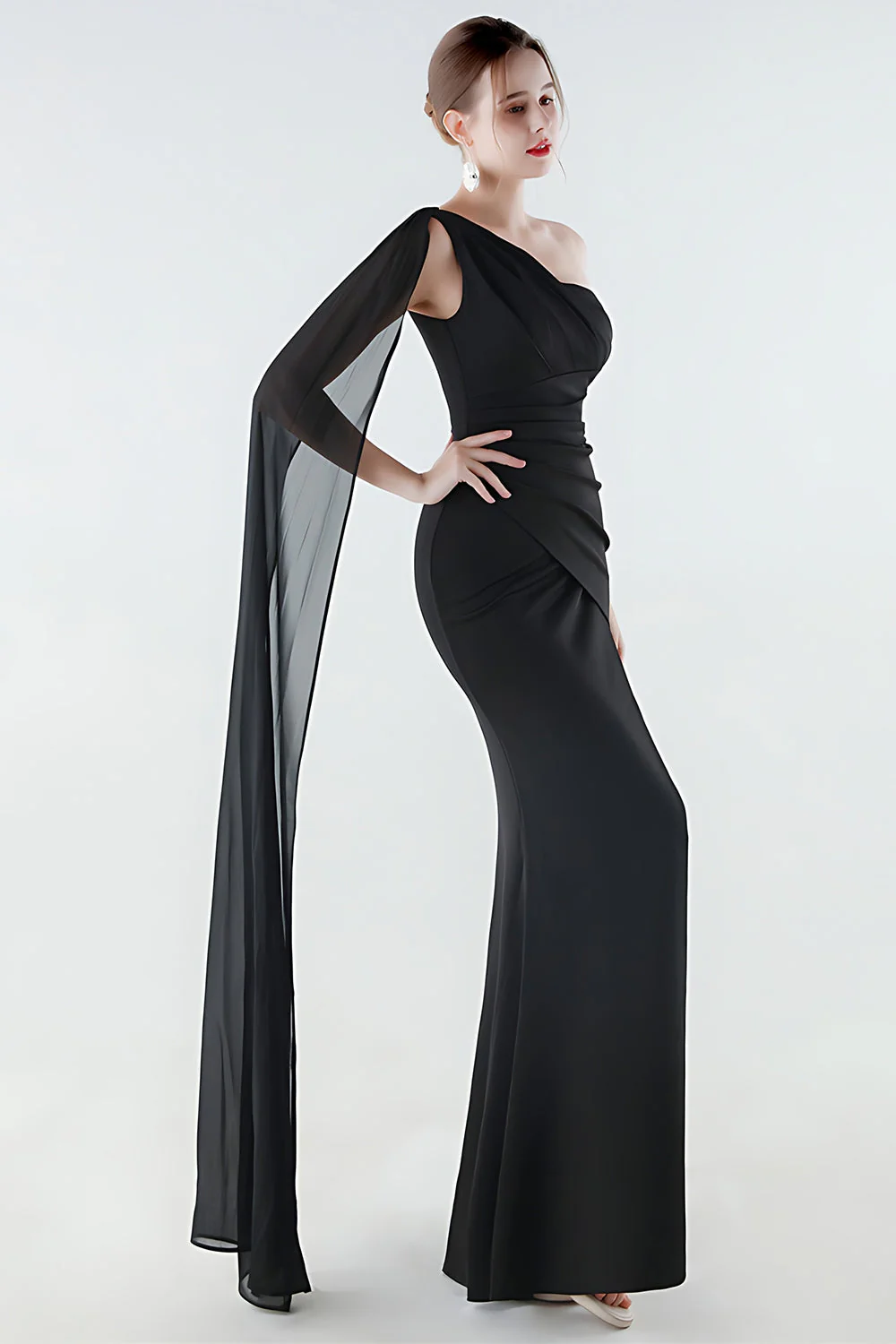 Robe formelle noire sirène à une épaule avec serpentin - Image 4