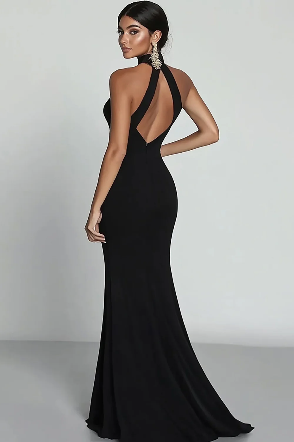 Robe formelle noire sirène dos nu à col halter en satin - Image 2