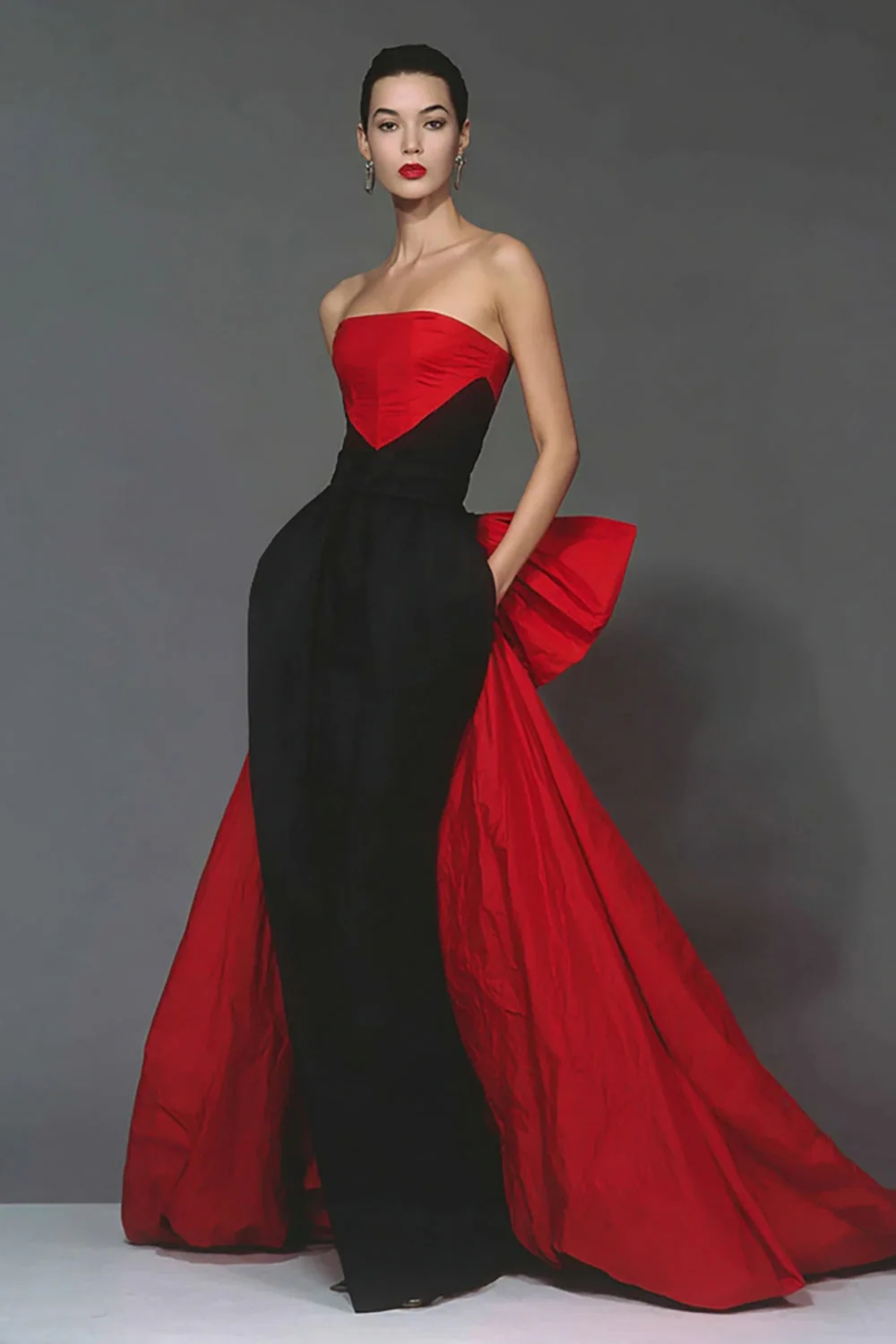 Robe formelle sirène noire et rouge sans bretelles avec noeud