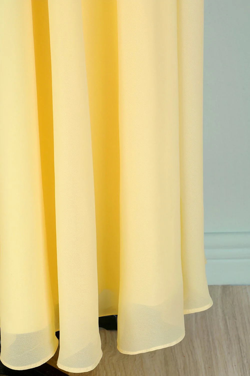 Robe longue à col en V jaune - Image 4