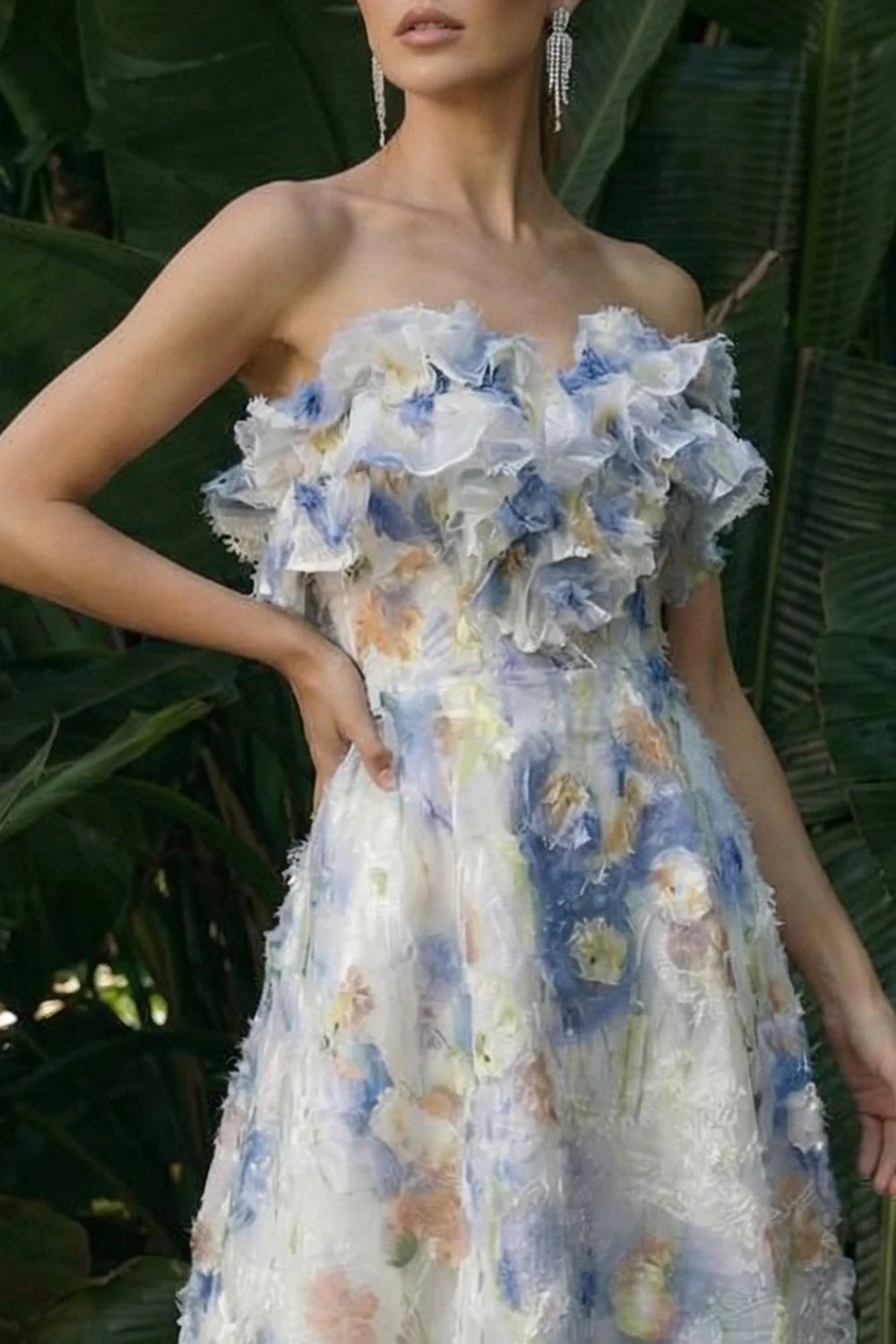 Robe longue à fleurs à volants bleu clair - Image 3