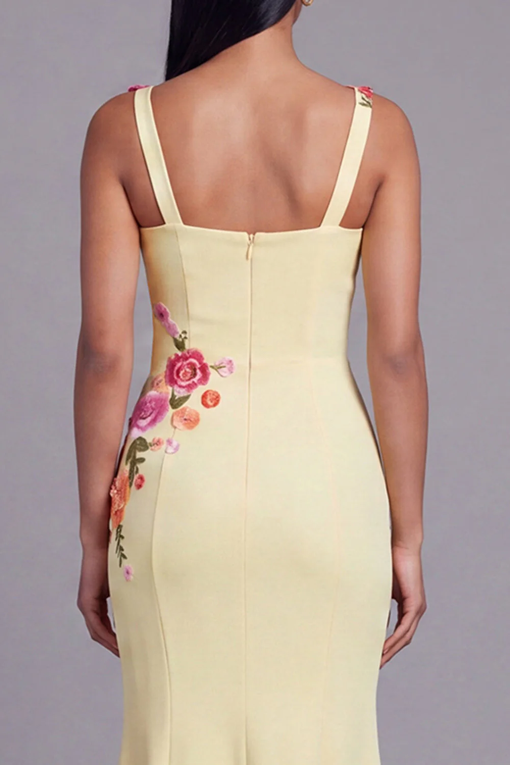 Robe longue à fleurs de sirène jaune clair avec des appliques - Image 4