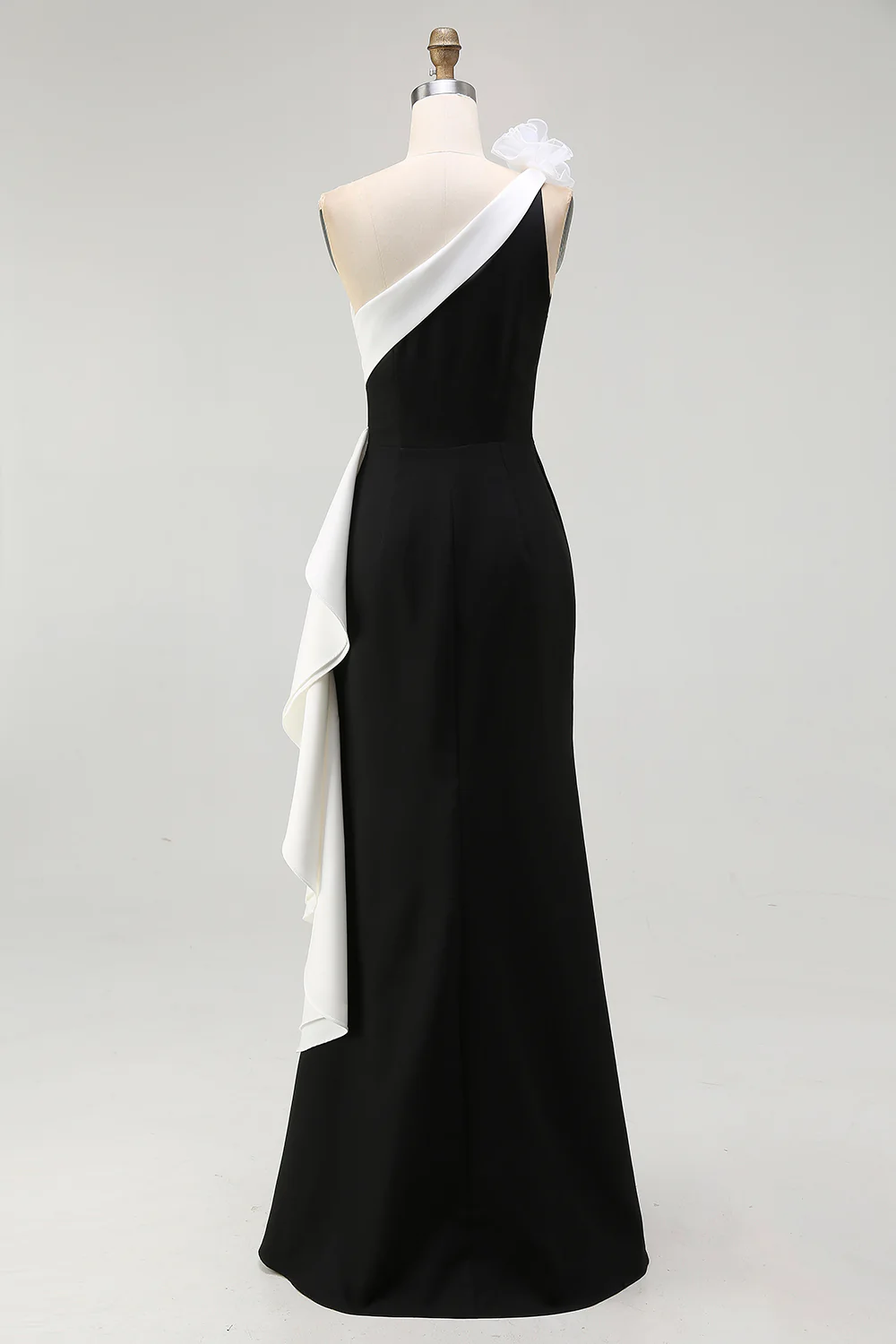 Robe de soirée longue sirène noire à une épaule volants - Image 4