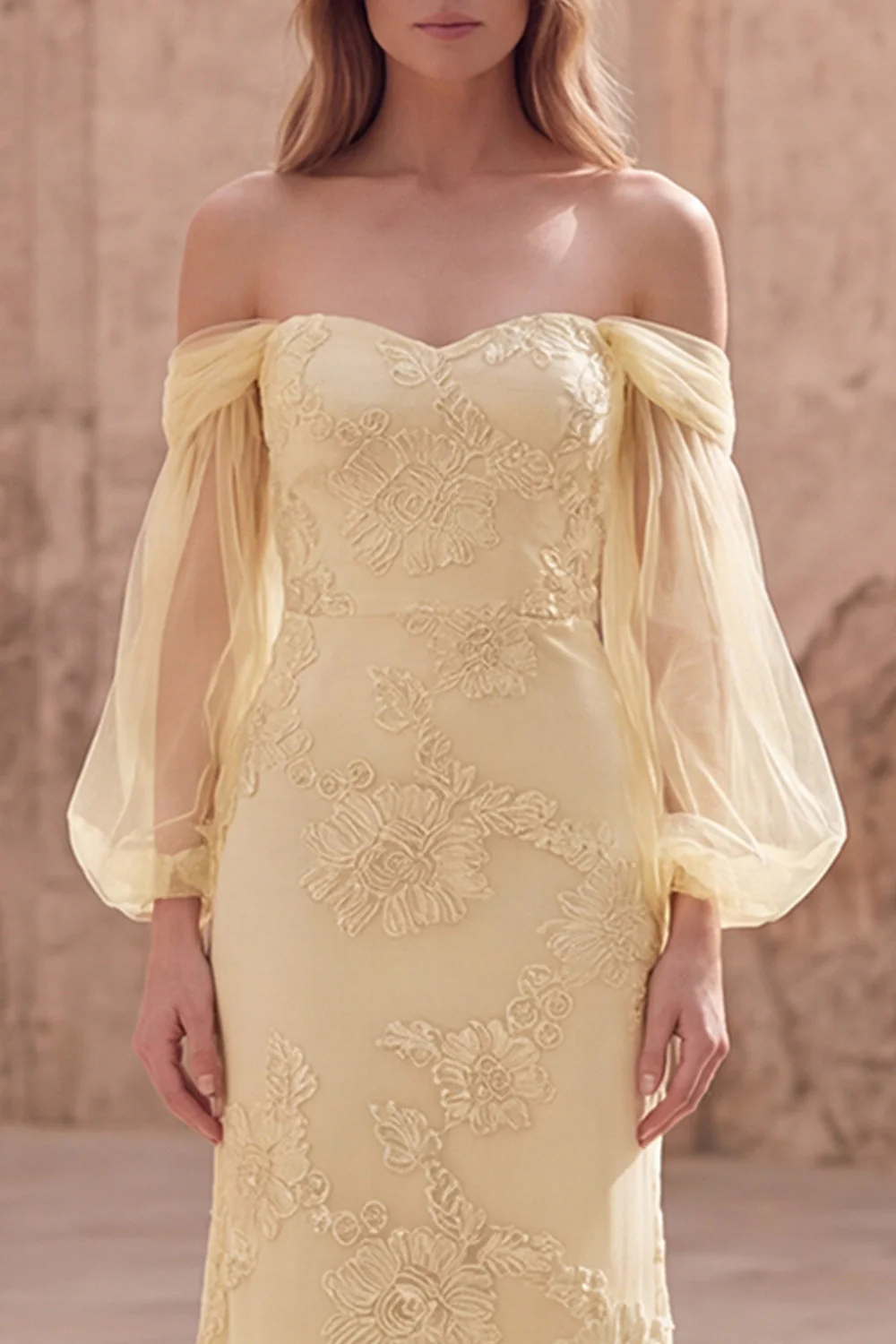 Robe longue de bal à manches à l’épaule jaune appliquée en sirène découverte - Image 4