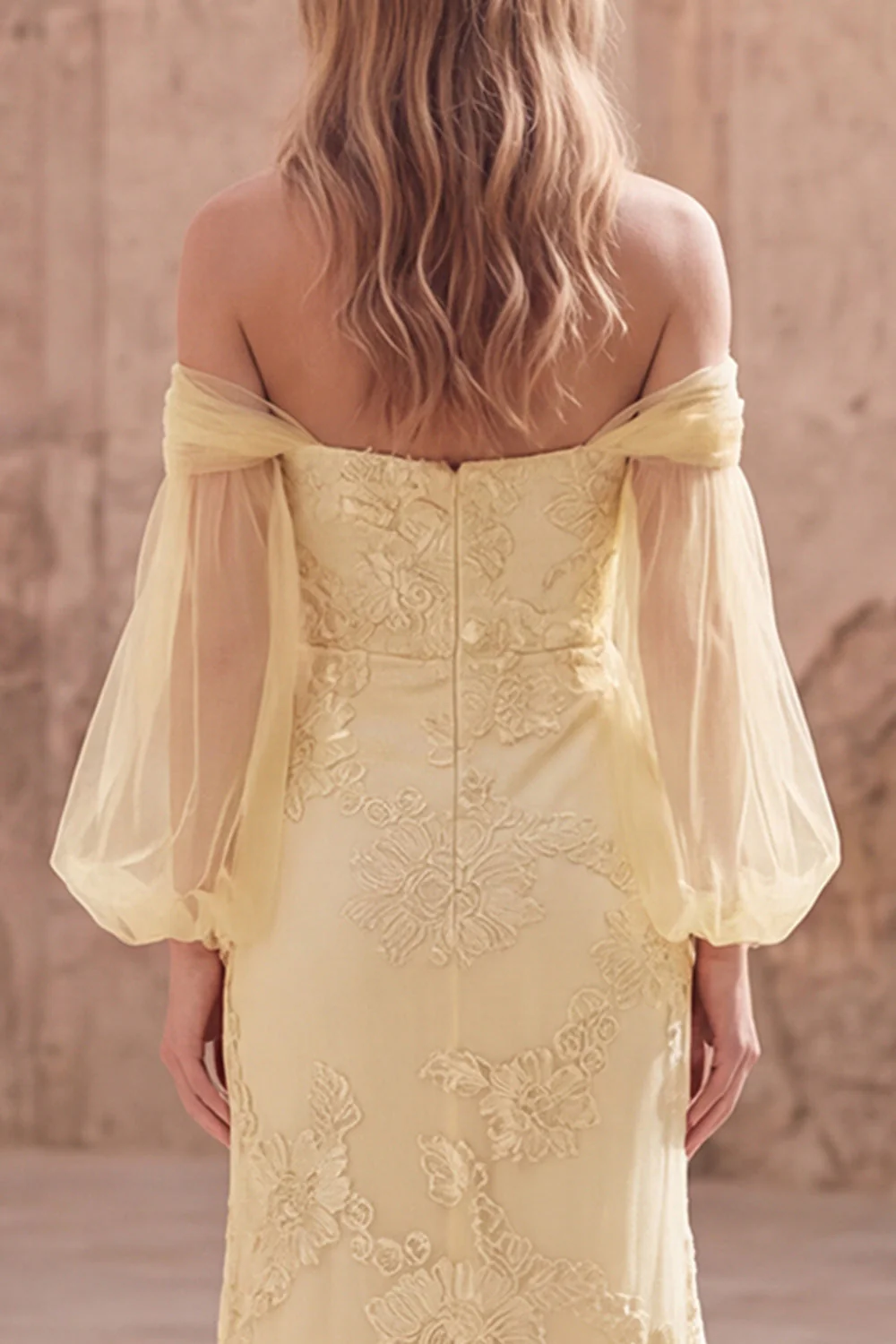 Robe longue de bal à manches à l’épaule jaune appliquée en sirène découverte - Image 5