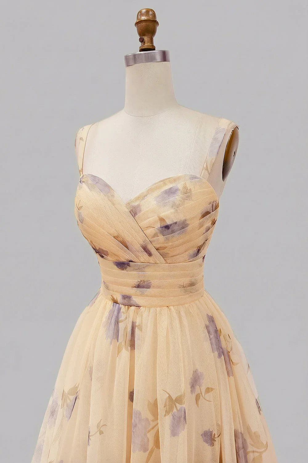 Robe longue de bal à motifs plissés à motifs A en ligne jaune avec volants - Image 12