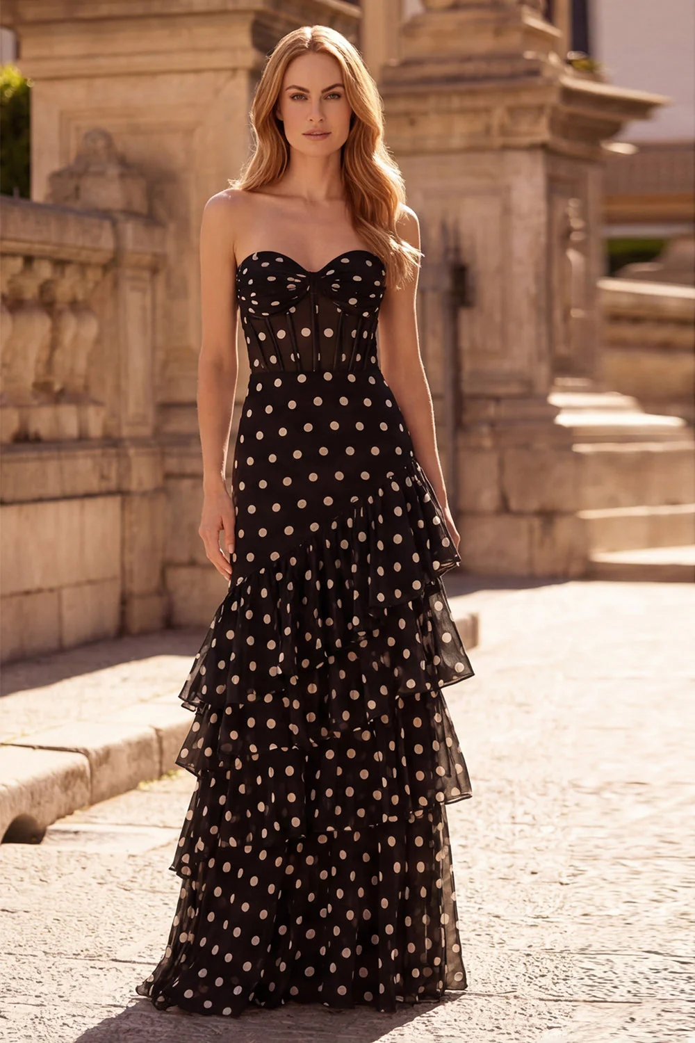 Robe longue de bal à pois noirs à pois à pois, corset à volants et à volants
