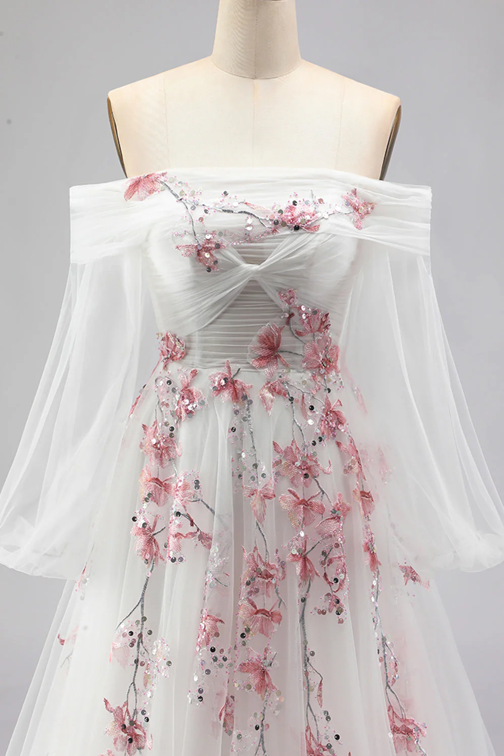 Robe de soirée longue blanche en tulle brodé à épaules dénudées avec paillettes - Image 4