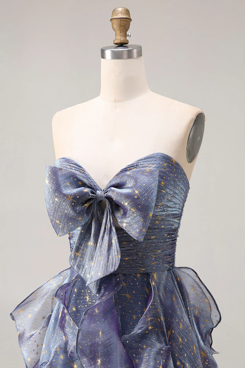 Robe longue de bal de bal bleu poussiéreux bretelière, sans bretelles florales à volants, avec dentelle dans le dos - Image 6