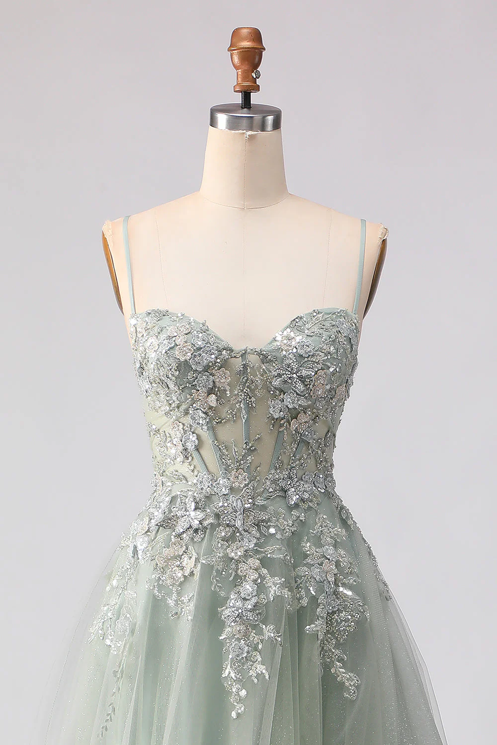 Robe de soirée longue champagne en tulle perlé et pailleté coupe A avec fente latérale - Image 12