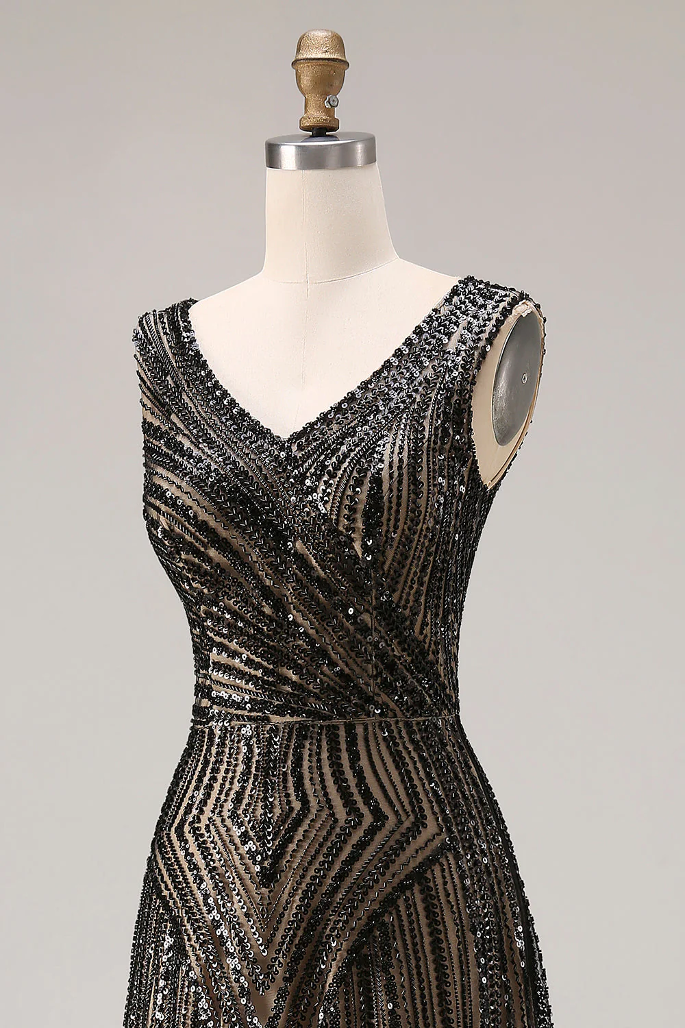 Robe de soirée longue noire scintillante col V perlée et pailletée - Image 6