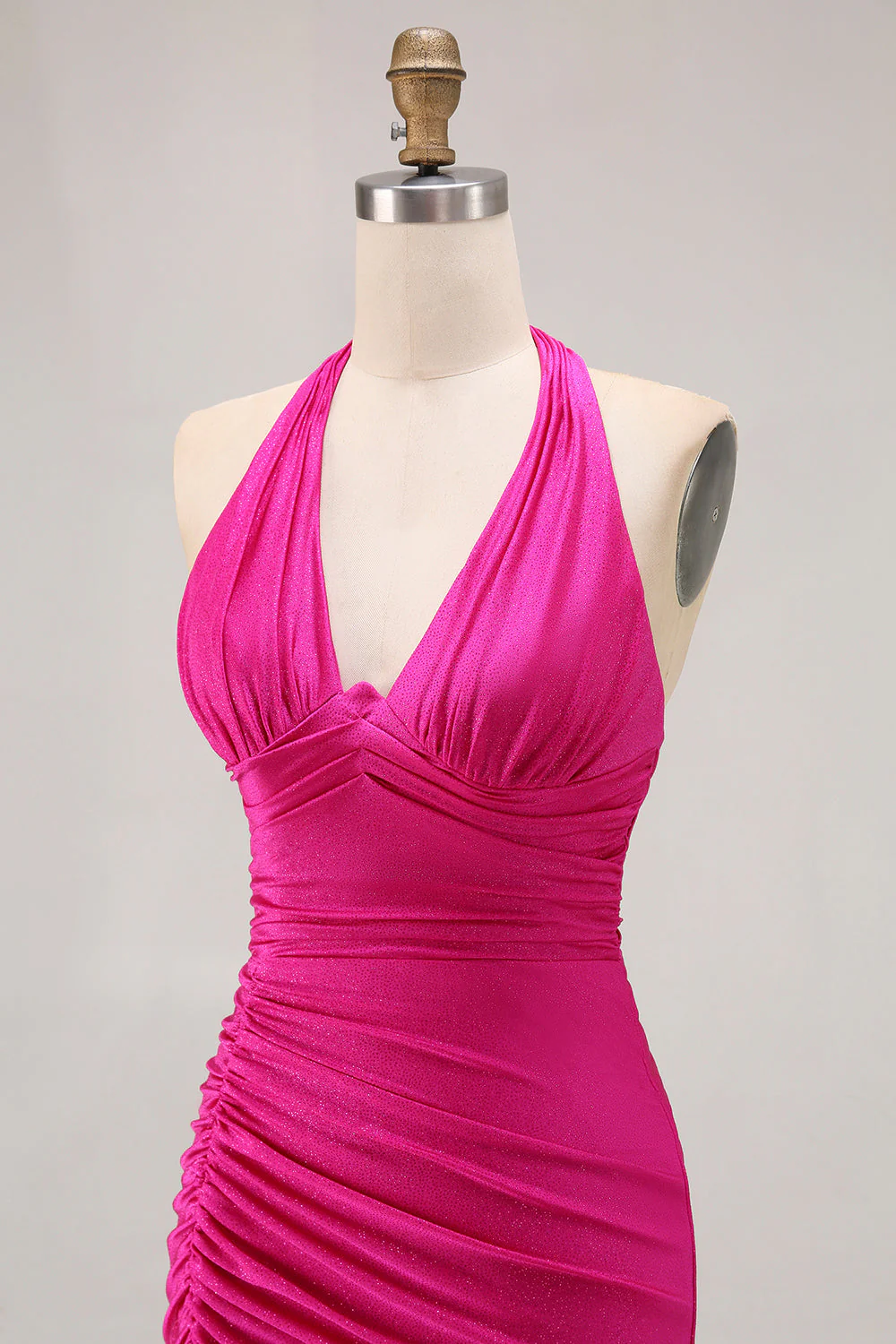 Robe de soirée longue sirène froncée dos nu fuchsia avec fente - Image 5