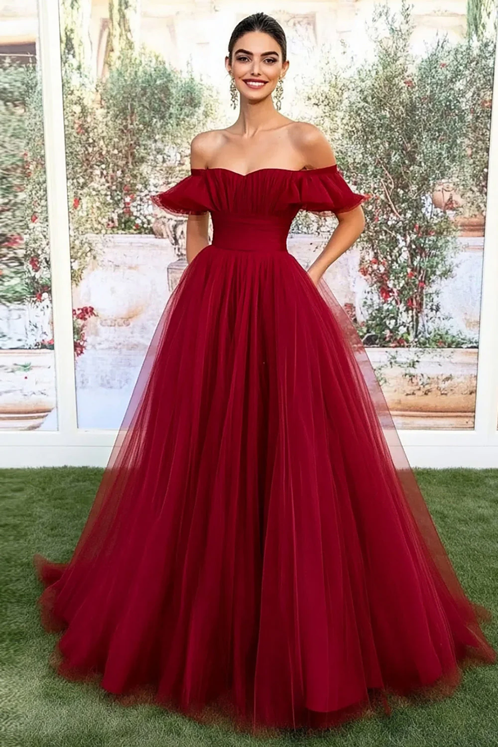 Robe de soirée longue trapèze en tulle bordeaux à épaules dénudées