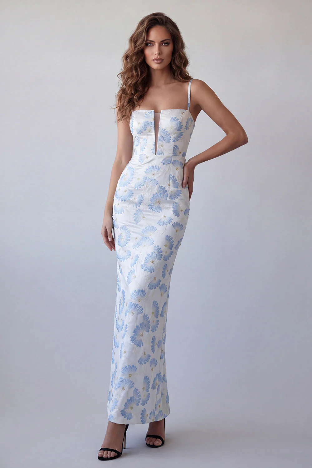 Robe longue de cérémonie à bretelles fines bleu clair à bretelles fines
