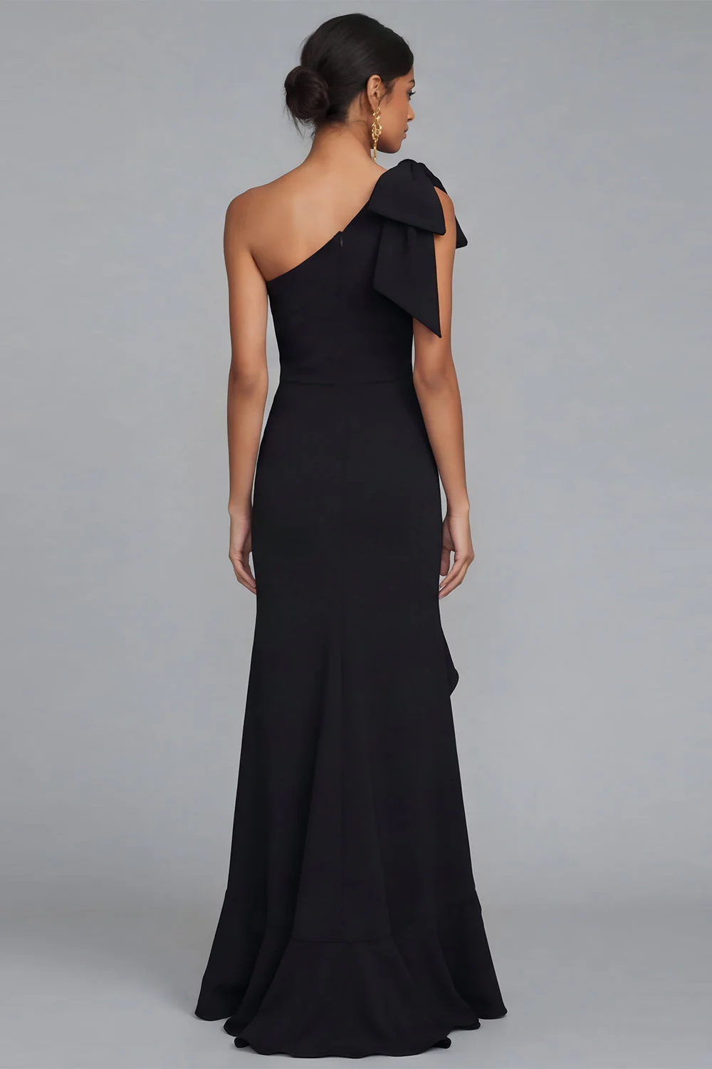 Robe longue de cérémonie noire à volants à une épaule et fente - Image 2