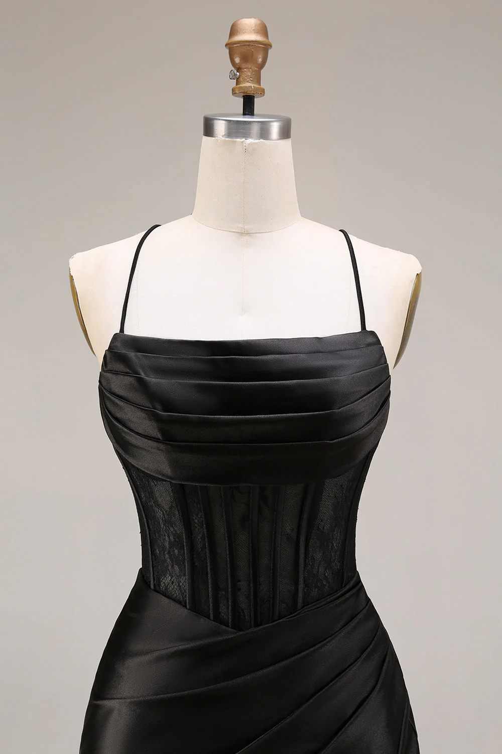 Robe longue de cérémonie sirène à bretelles fines en satin noir avec fente - Image 4