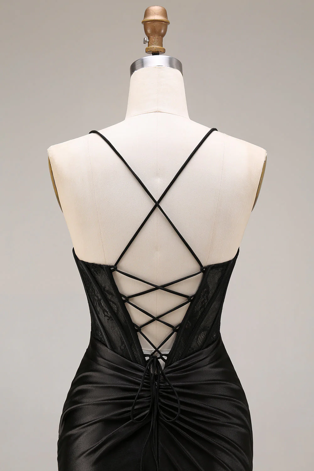 Robe longue de cérémonie sirène à bretelles fines en satin noir avec fente - Image 5