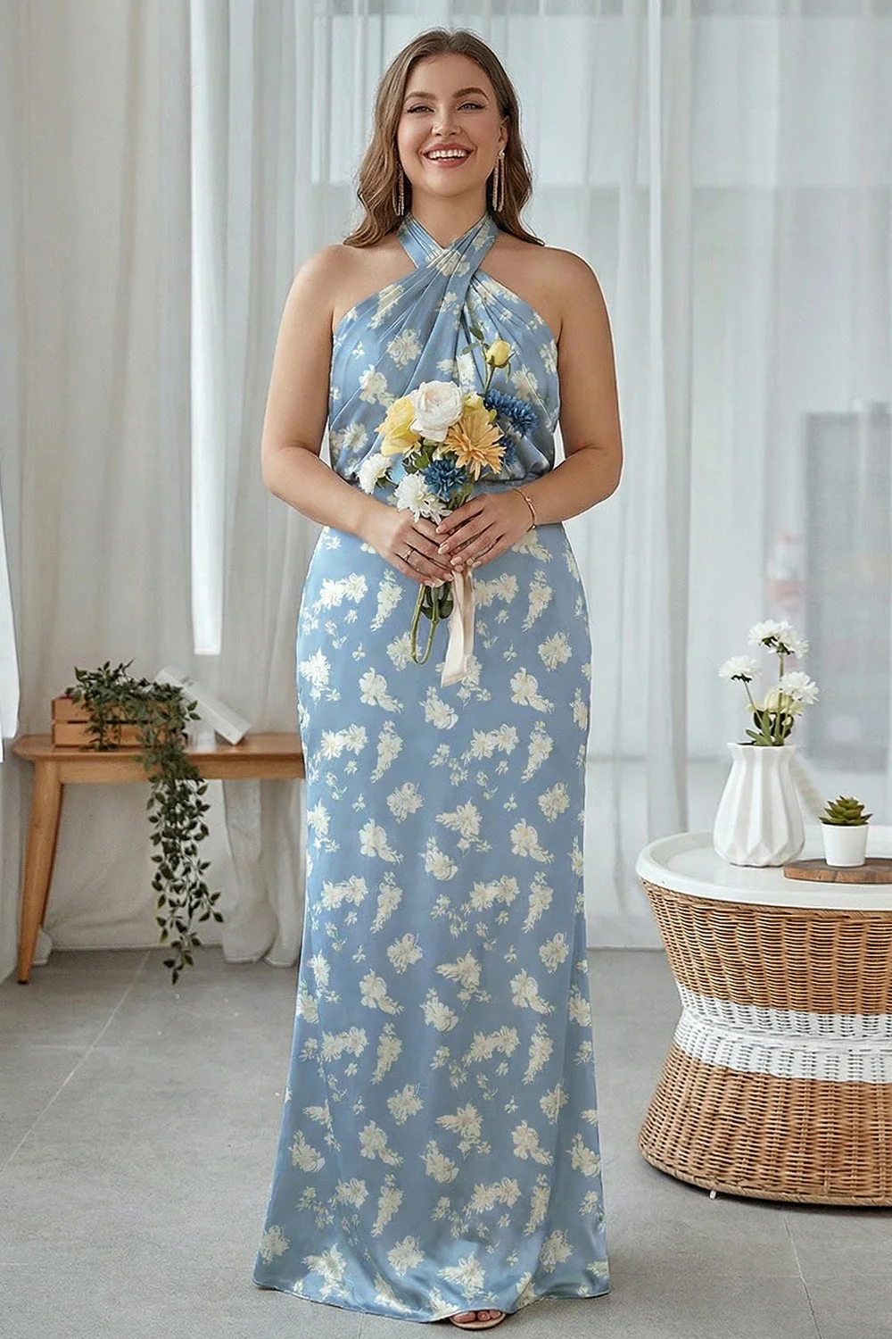 Robe longue de demoiselle d’honneur à motif bleu blanc à dos nus à fourreau
