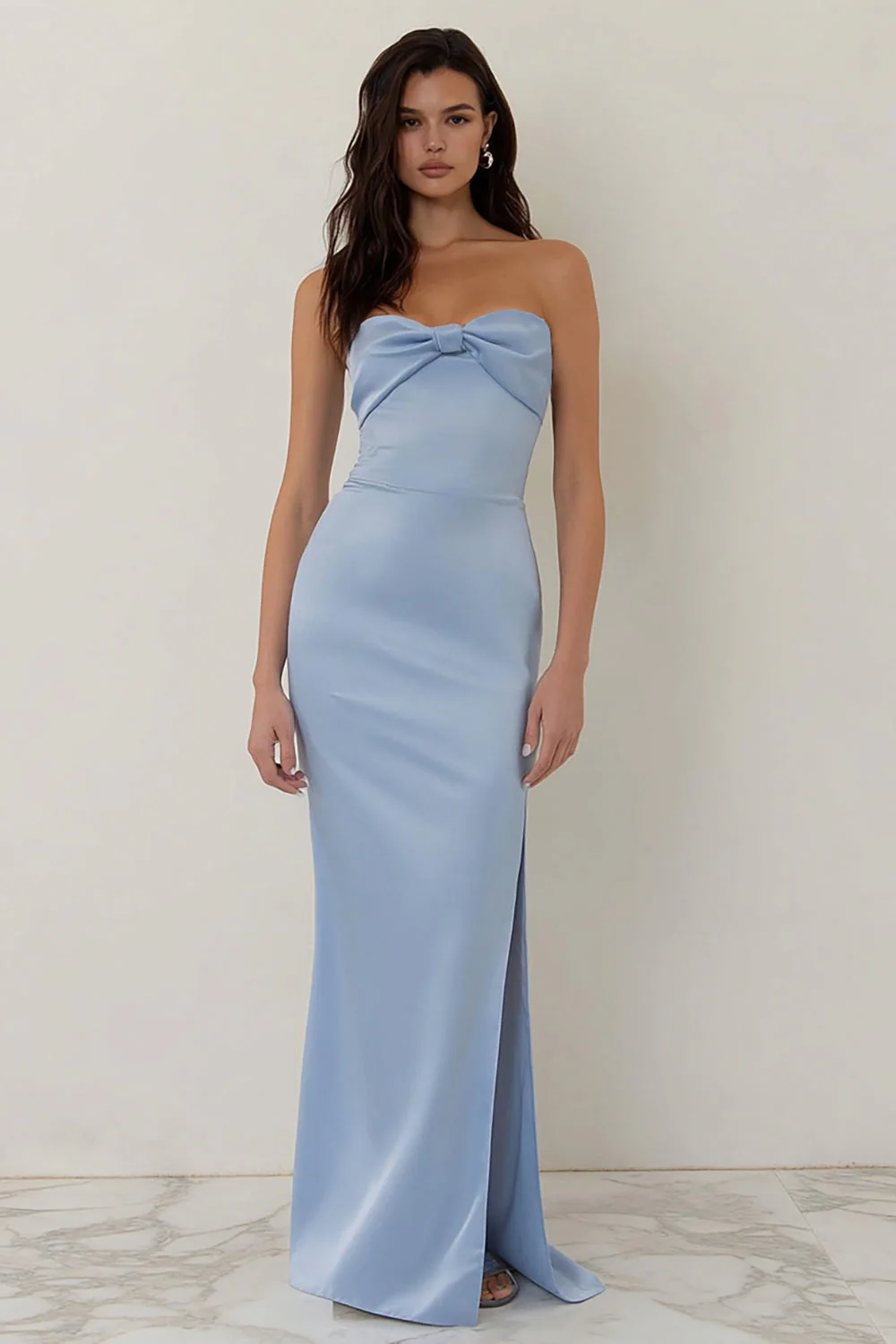 Robe longue de demoiselle d’honneur bleu ciel sans bretelles