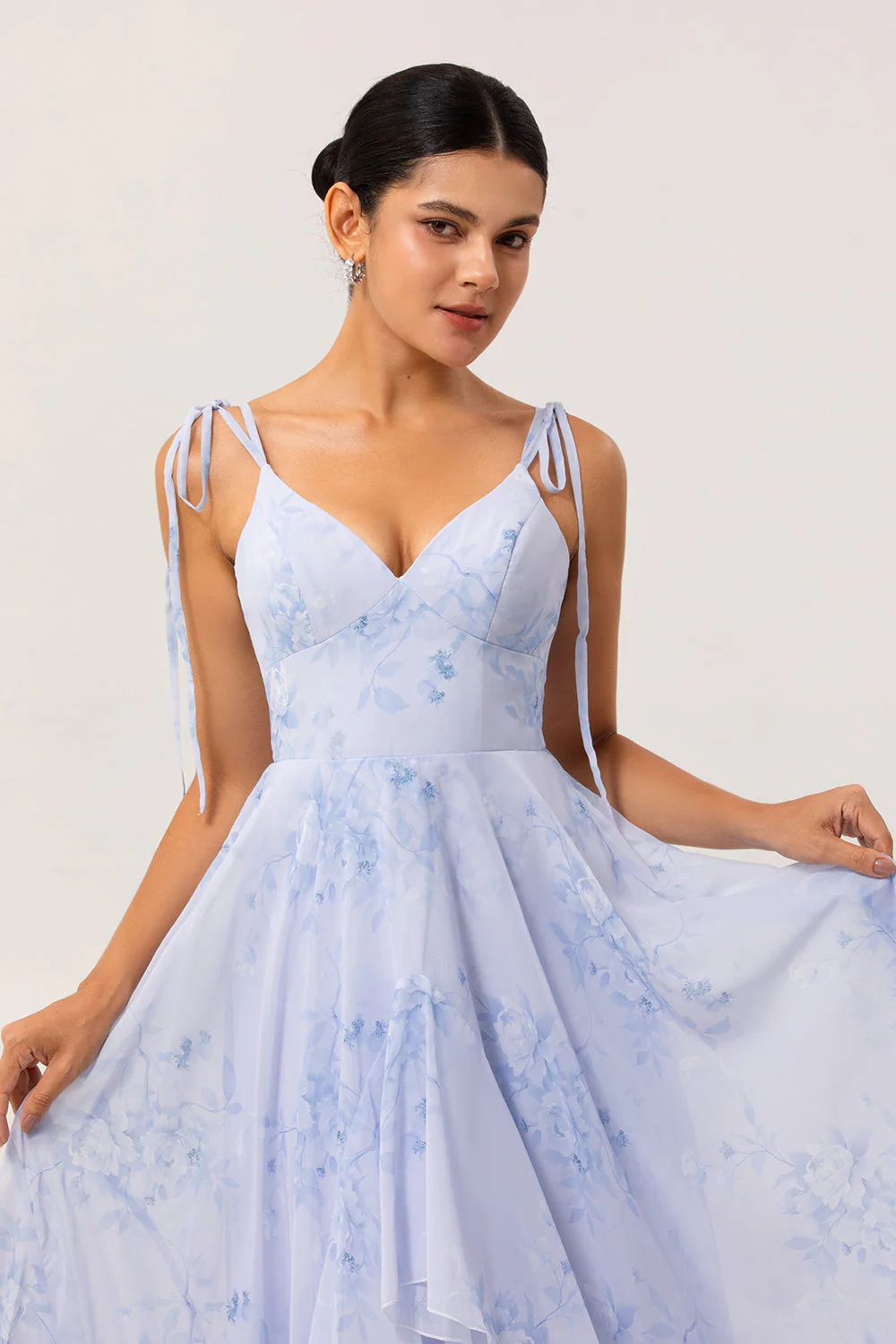 Mousseline de soie bleue Floral Une ligne longue robe de demoiselle d’honneur avec volants - Image 12