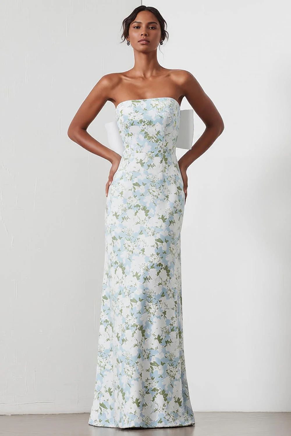Robe longue de demoiselle d’honneur en satin bleu sans cercles en satin en forme de fourreau avec un nœud dans le dos