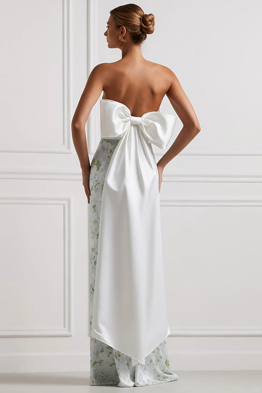 Robe longue de demoiselle d’honneur en satin bleu sans cercles en satin en forme de fourreau avec un nœud dans le dos - Image 2