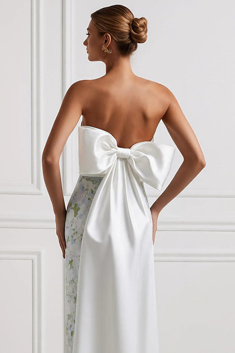 Robe longue de demoiselle d’honneur en satin bleu sans cercles en satin en forme de fourreau avec un nœud dans le dos - Image 4