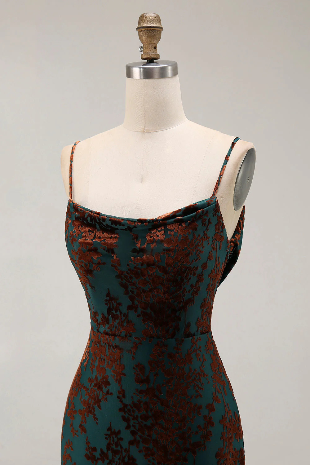 Robe longue de demoiselle d’honneur imprimée gaine vert foncé avec fente - Image 6