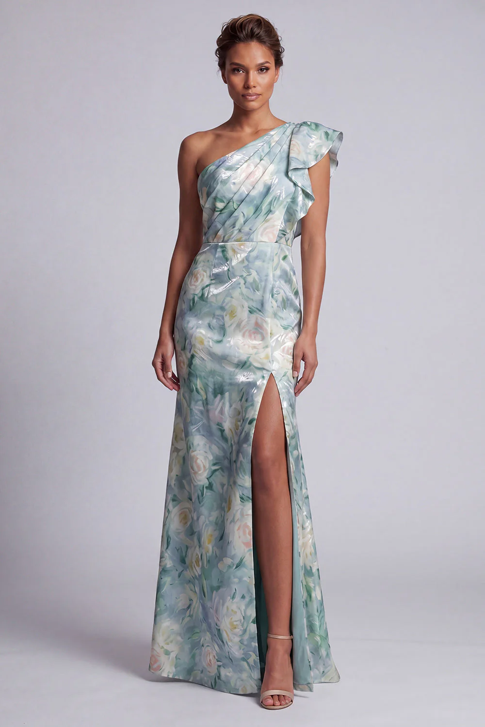 Robe longue de la mère de la mariée à volants de sirène vert clair et fleurie