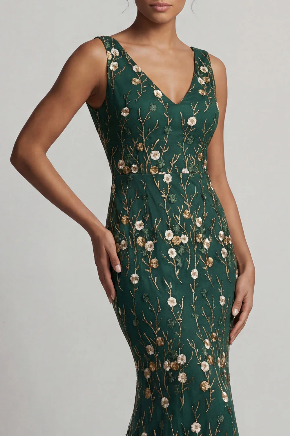 Robe longue de la mère de la mariée brodée en sirène vert foncé brodée en V - Image 4