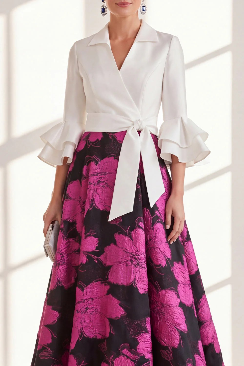 Robe longue de la mère de la mariée en fleur fuchsia fûre fuchsia à col en V et volants - Image 3