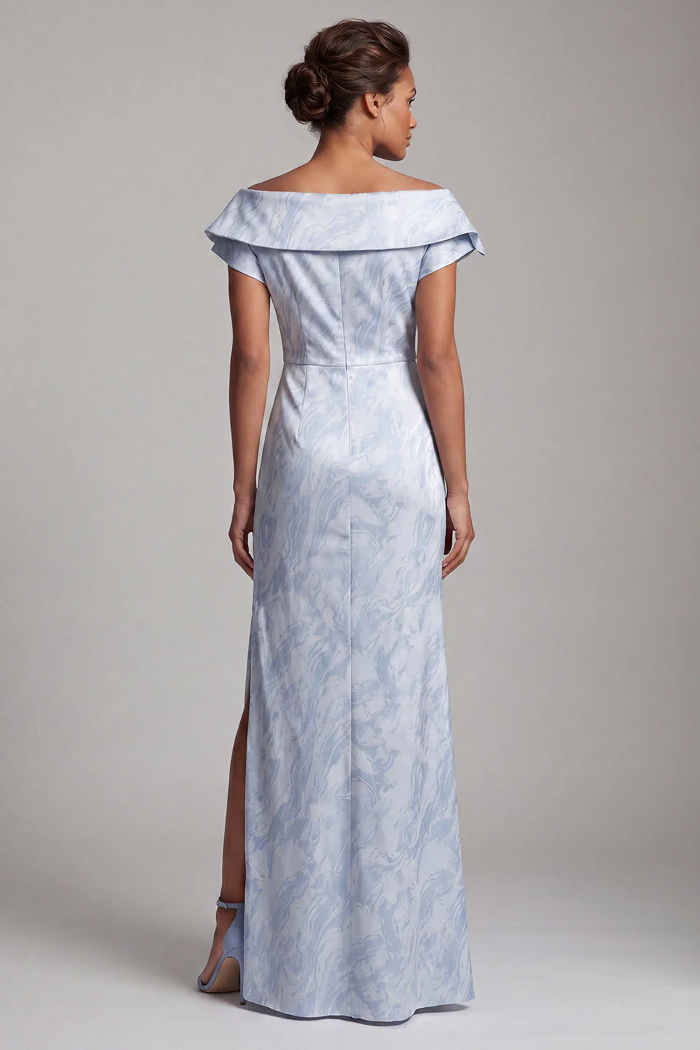 Robe longue de la mère de la mariée en forme de sirène bleu ciel avec fente - Image 2