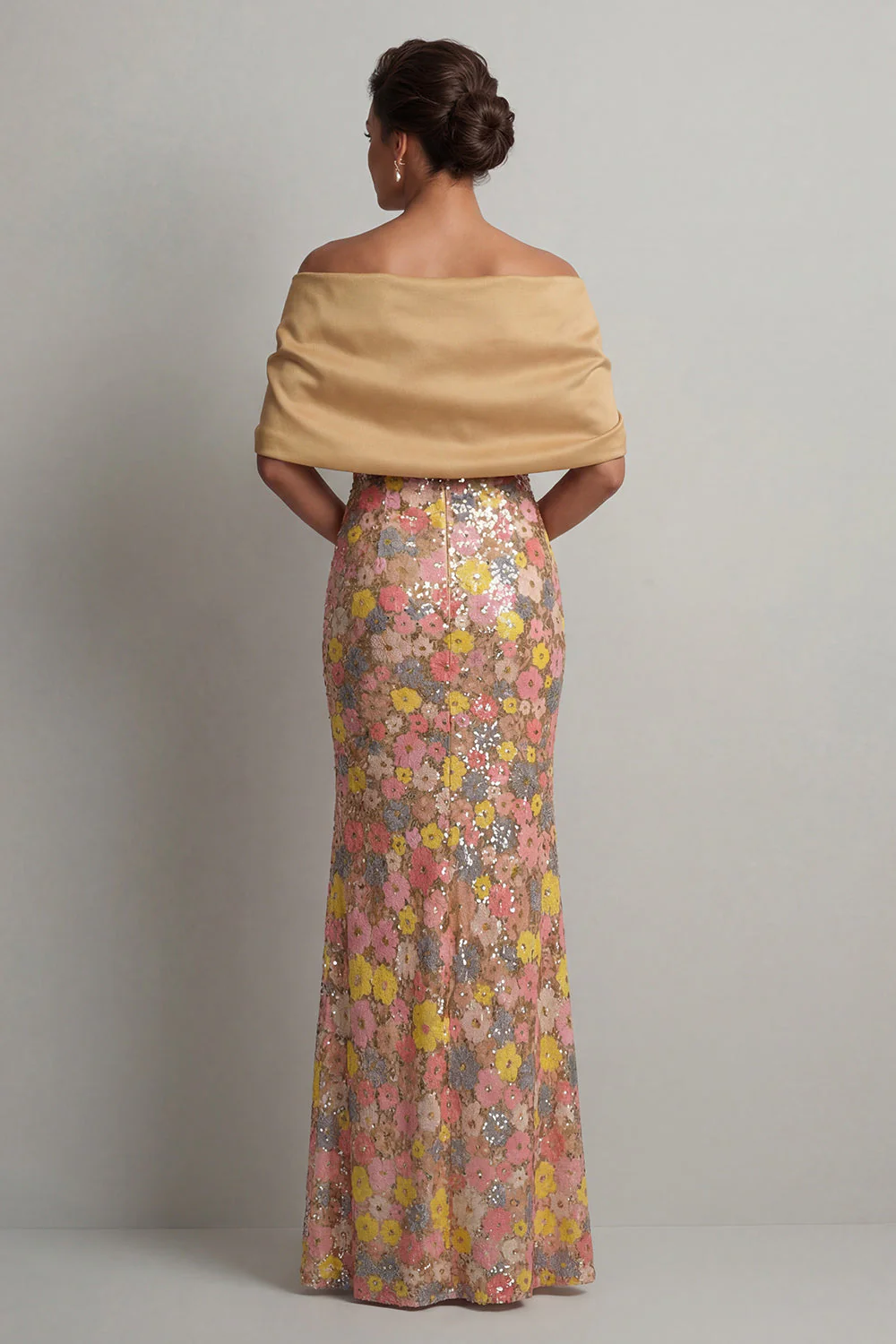Robe longue de la mère de la mariée en forme de sirène fleurie jaune scintillante avec fente - Image 2