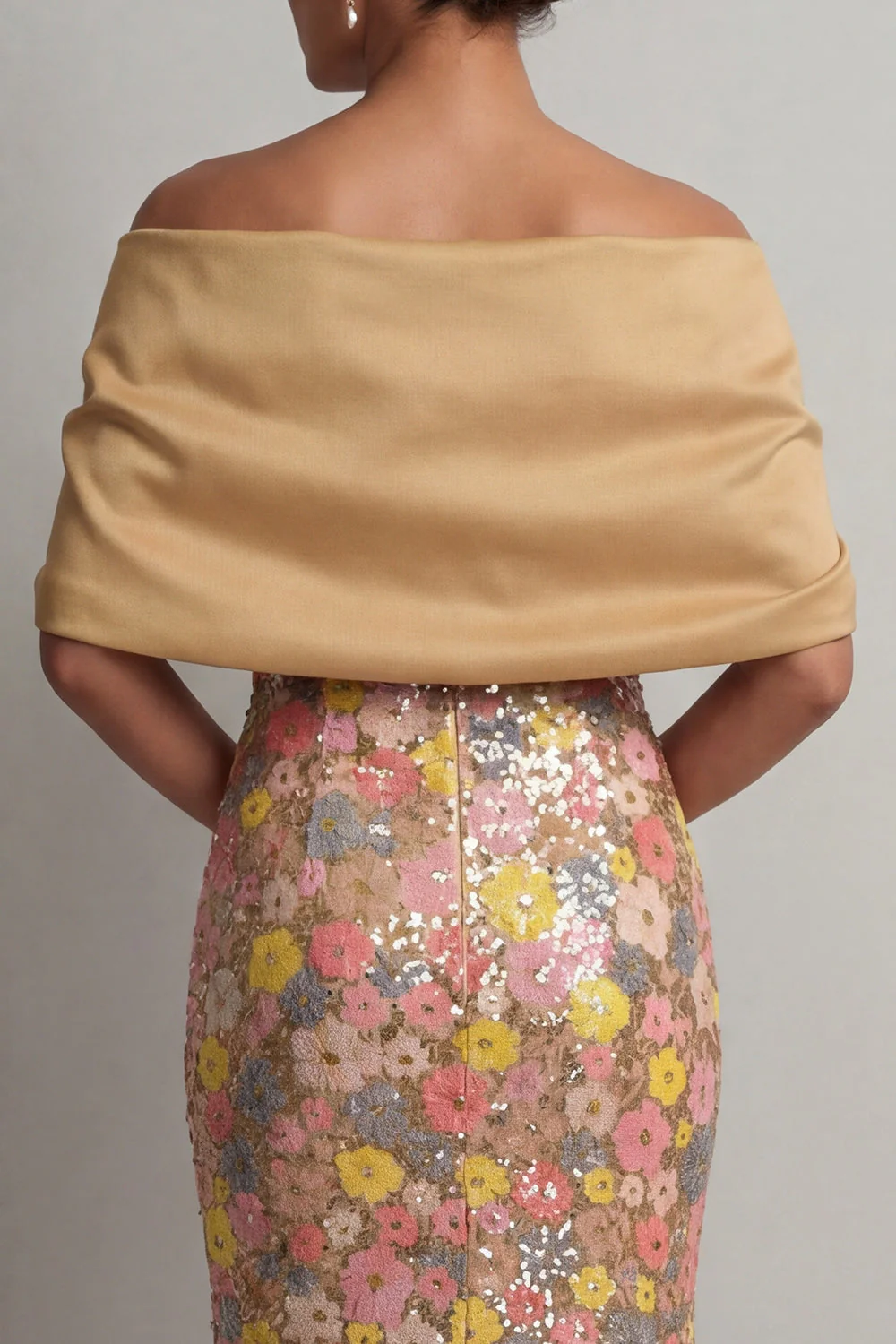 Robe longue de la mère de la mariée en forme de sirène fleurie jaune scintillante avec fente - Image 5