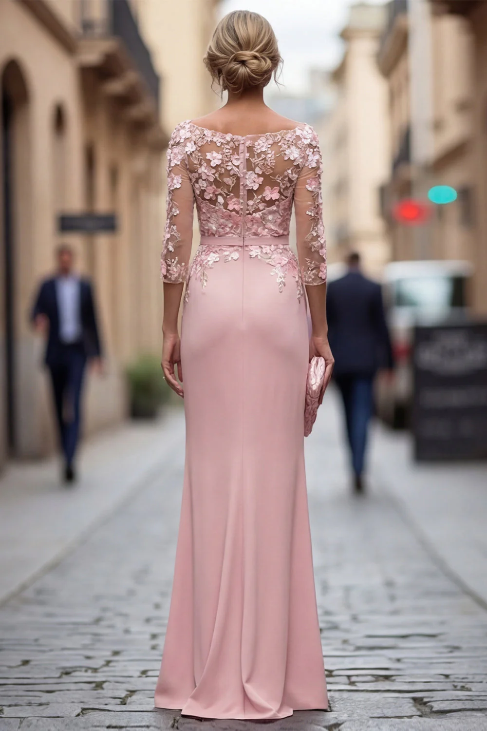 Robe longue de mère de la mariée à col bateau, fourreau à fard à fleurs, avec des appliques - Image 2