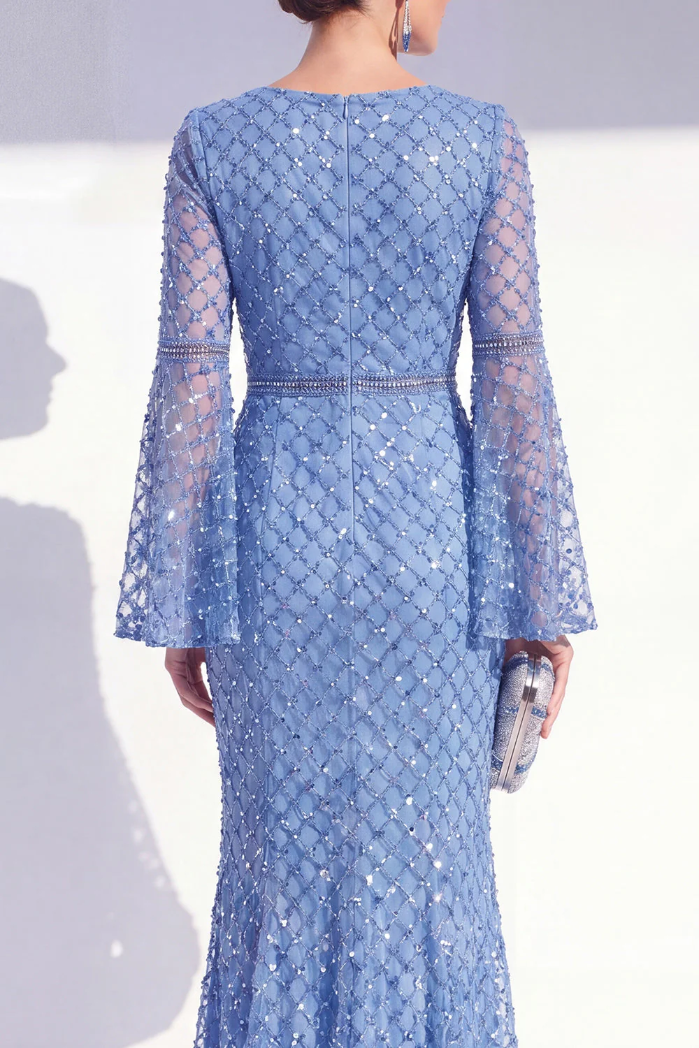 Robe longue de mère de la mariée bleu sirène à col rond perlé et manches longues - Image 4