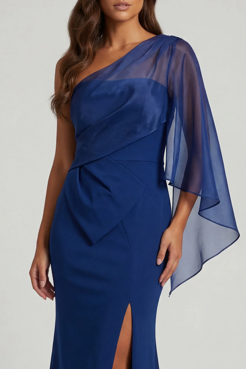 Robe longue de mère de la mariée sirène bleu foncé à une épaule avec fente - Image 4