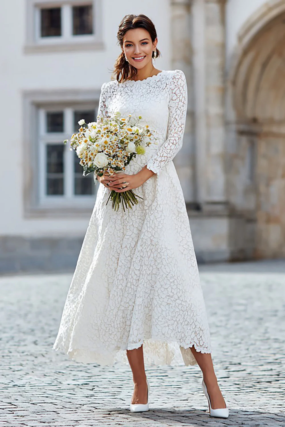 Robe longue de réception de mariage en dentelle ivoire à manches longues