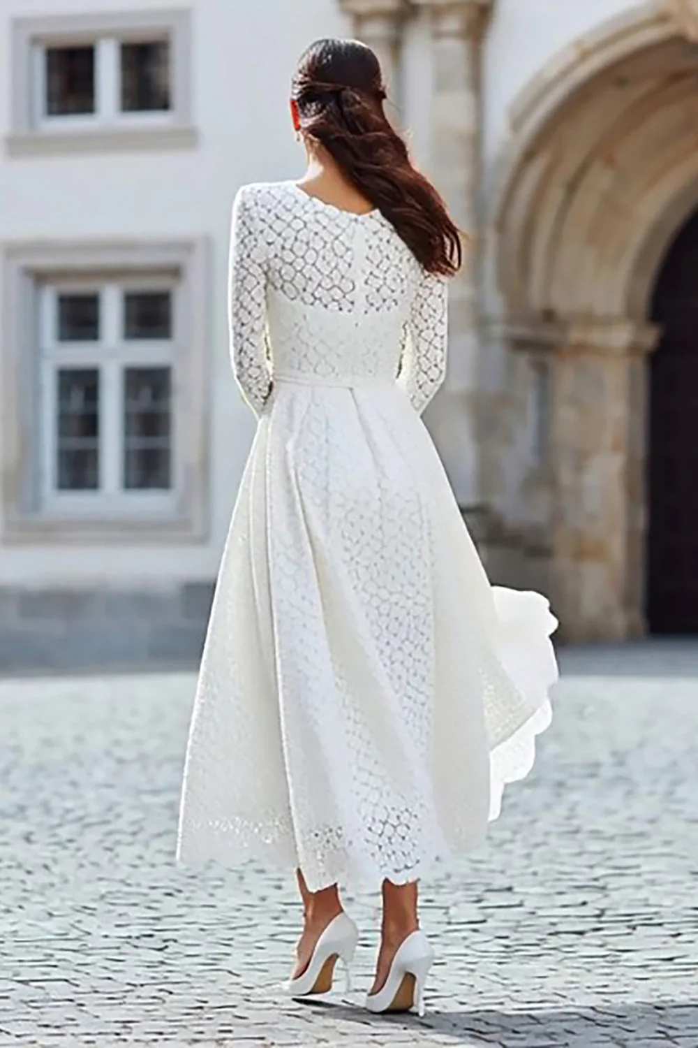 Robe longue de réception de mariage en dentelle ivoire à manches longues - Image 2