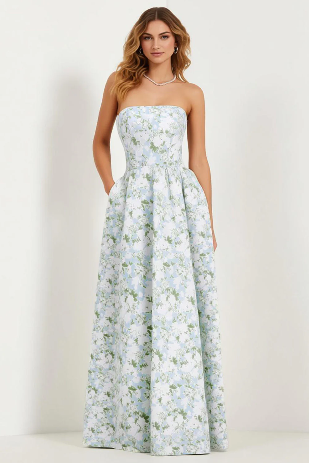 Robe longue en satin blanche bleue sans bustiers imprimée en A avec poches