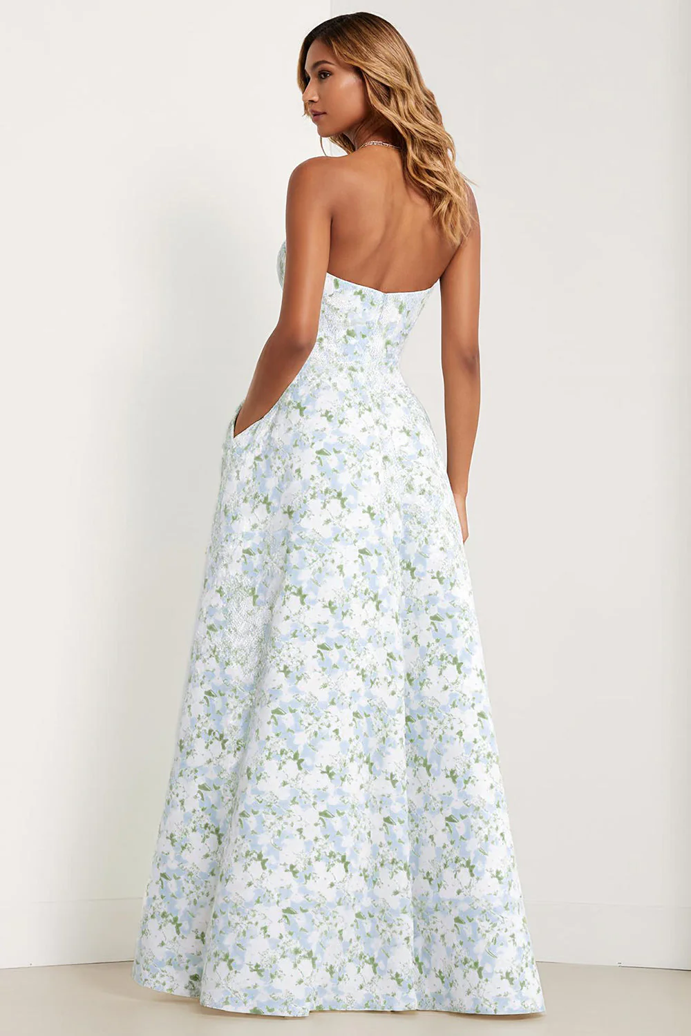 Robe longue en satin blanche bleue sans bustiers imprimée en A avec poches - Image 2