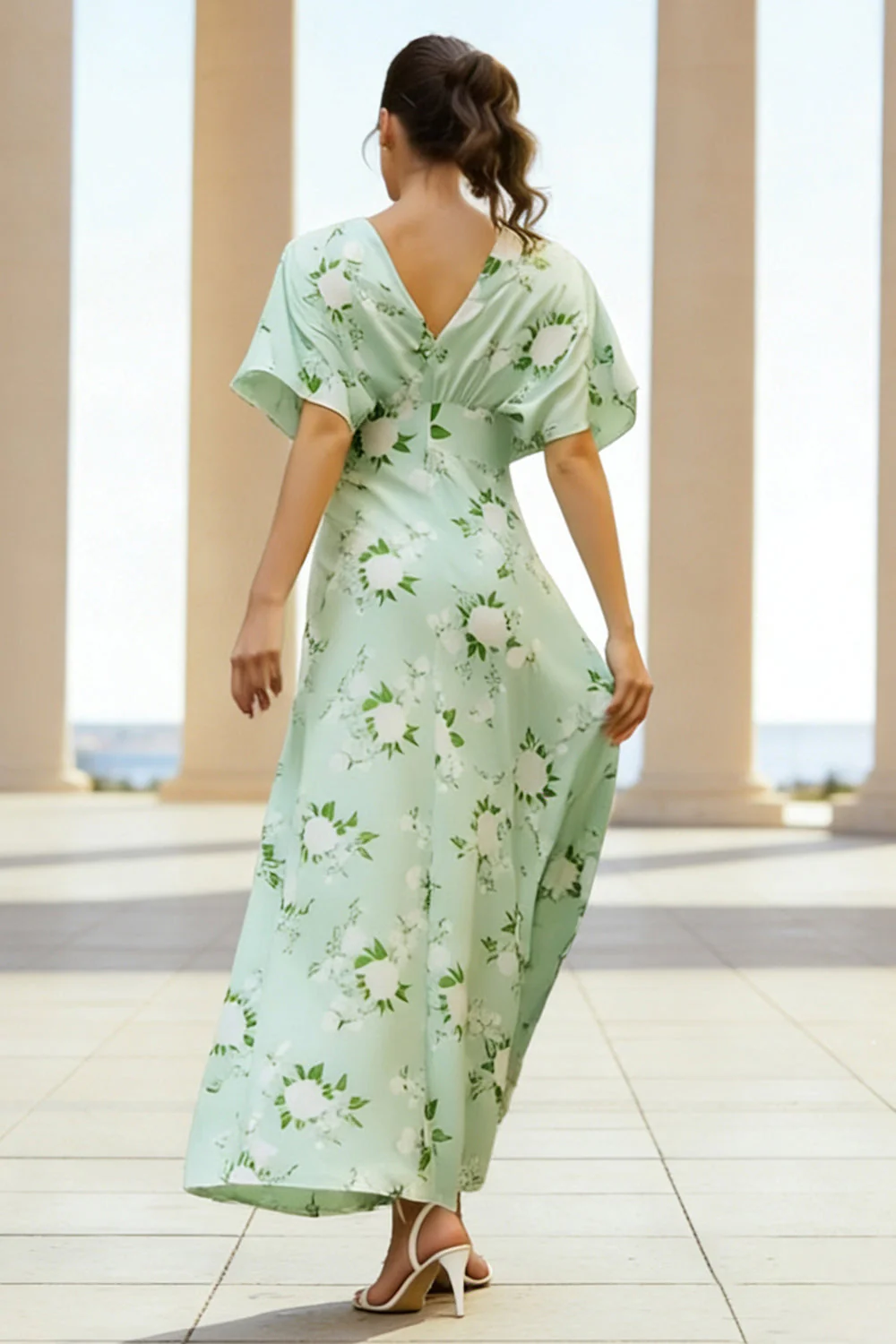 Robe longue fleurie à fourreau en V en gaine sauge avec manches cape - Image 2