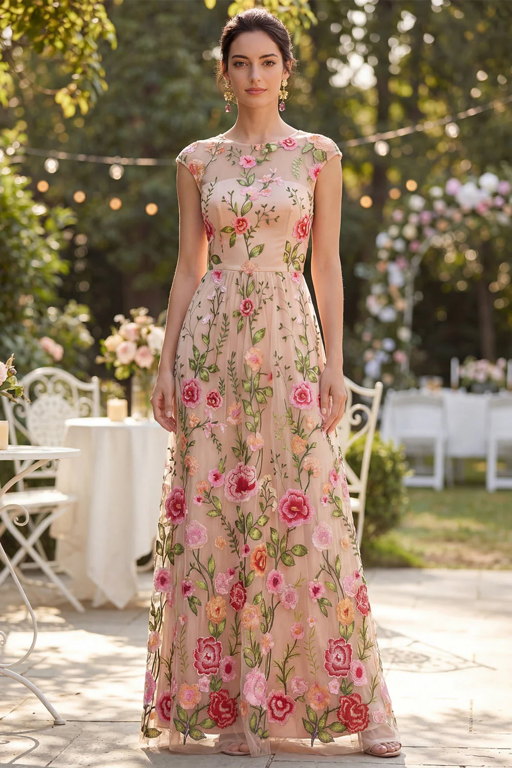 Robe longue fleurie brodée en tulle à col bateau, décolleté A-line